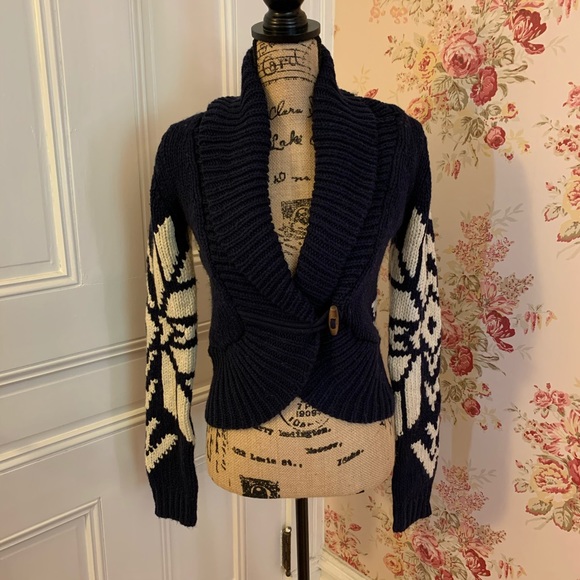 American Eagle | Chunky Navy and White Sweater - Picture 2 of 9